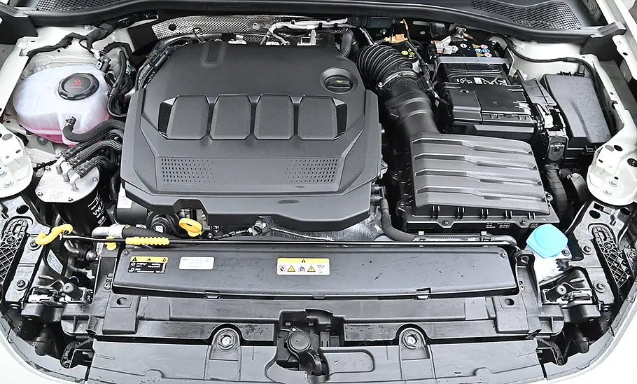 Cupra Leon Sportstourer Der Motor des Cupra Leon Sportstourer in Detailaufnahme.