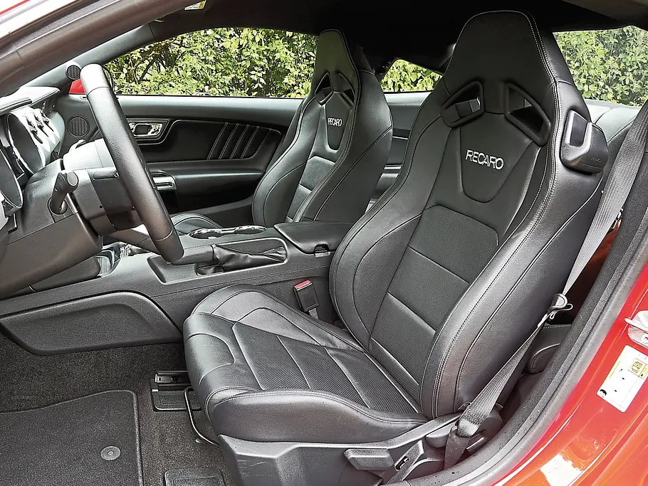 Ford Mustang GT US-Sportwagen Vergleich Innenraum Sitze
