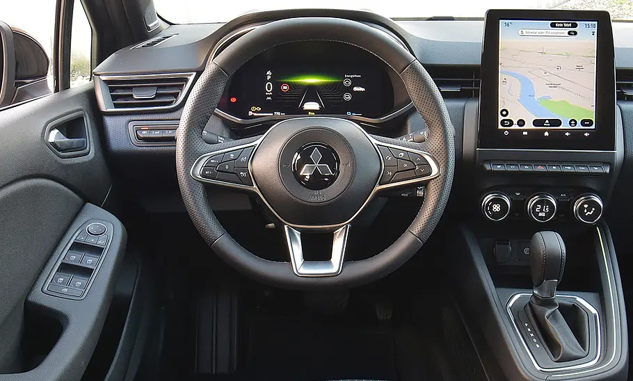 Das Cockpit des Mitsubishi Colt.