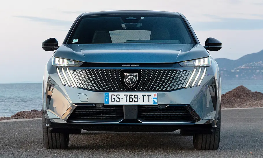 Peugeot E-3008; statisch von vorne