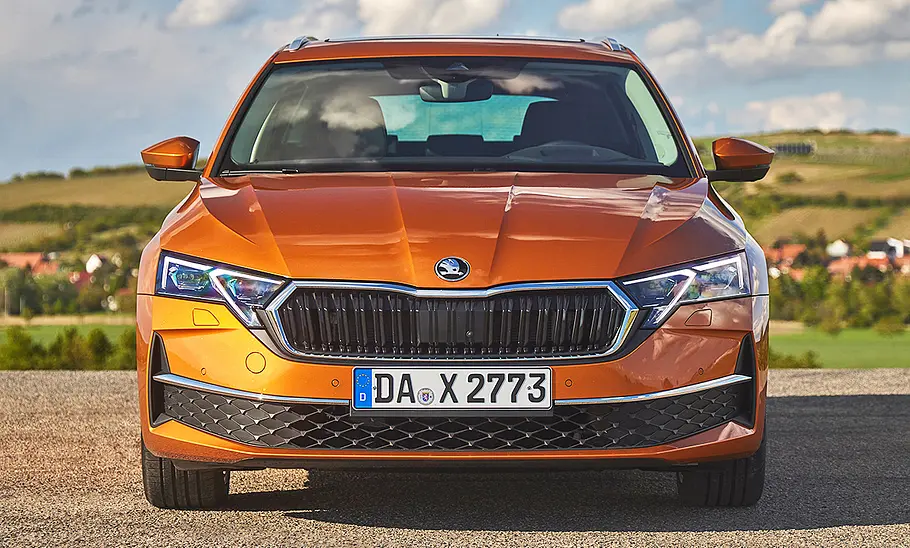 Skoda Octavia Combi Facelift (2024) Skoda Octavia Combi Facelift (2024) stehend, von vorne