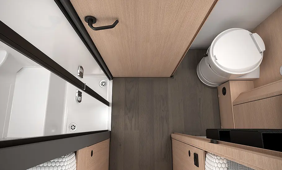 Blick von oben auf Toilette und Dusche im Sun Living A 75 SL (2026).