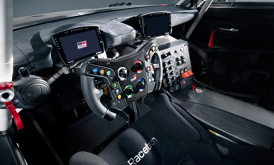 Das Cockpit des Toyota GR GT3 (2027).