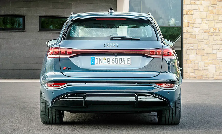 Audi Q6 e-tron (2024) Audi Q6 e-tron (2024); stehend, Heck