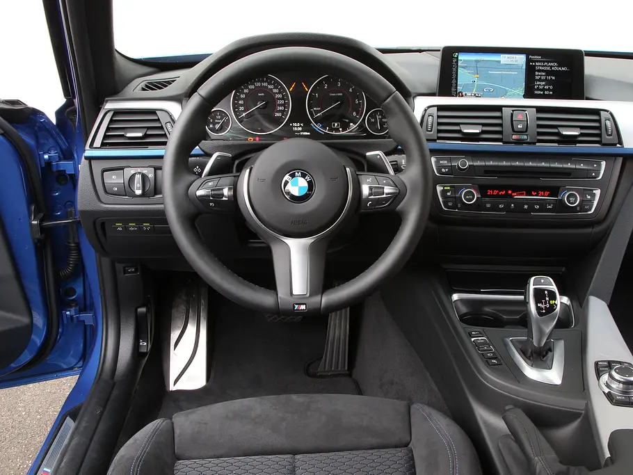 BMW 330d Touring Vergleichstest Sportkombis Cockpit