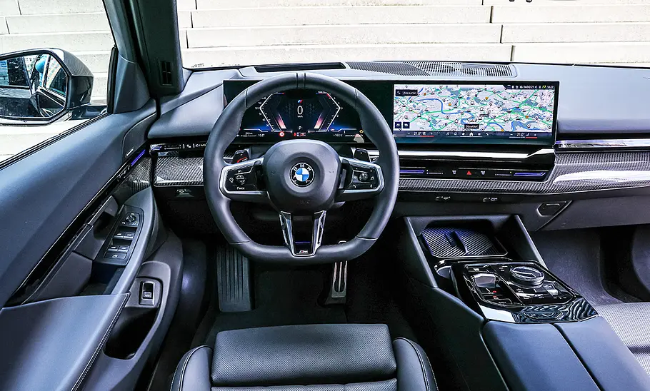 BMW 5er Touring; Innenraum; Interieur; Cockpit; Lenkrad; Armaturen