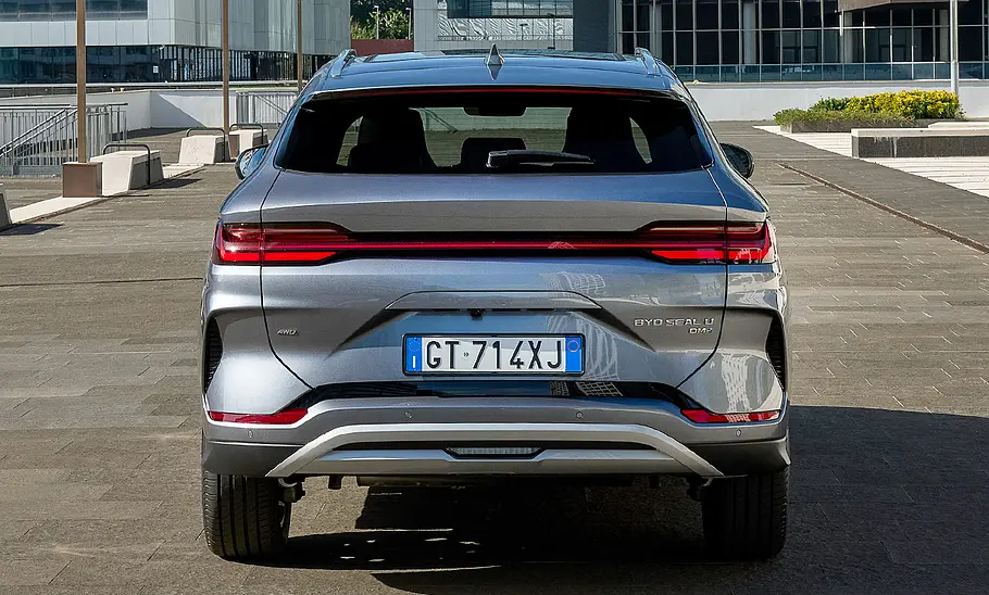 BYD Seal U DM-i (2024); statisch von hinten
