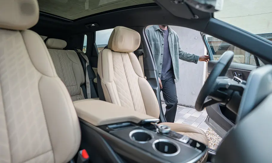 Sitze und Innenraum des Cadillac Lyriq (2024).