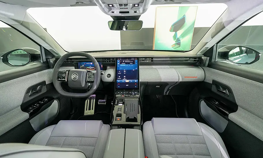 Das Cockpit des Citroën (ë-)C5 Aircross (2025).