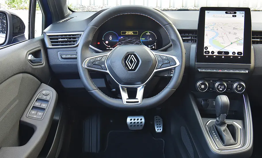 Das Cockpit des Renault Clio.