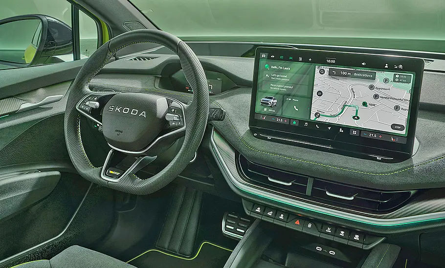 Cockpit des Skoda Enyaq RS Facelift (2025).