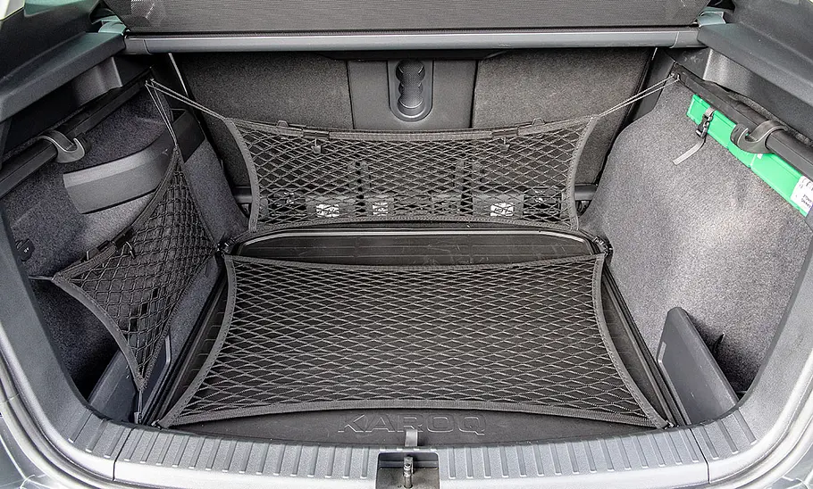 Der Kofferraum des Skoda Karoq ist mit Gepäcknetzen ausgestattet.