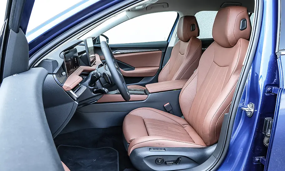 Skoda Superb Combi; vordere Sitze