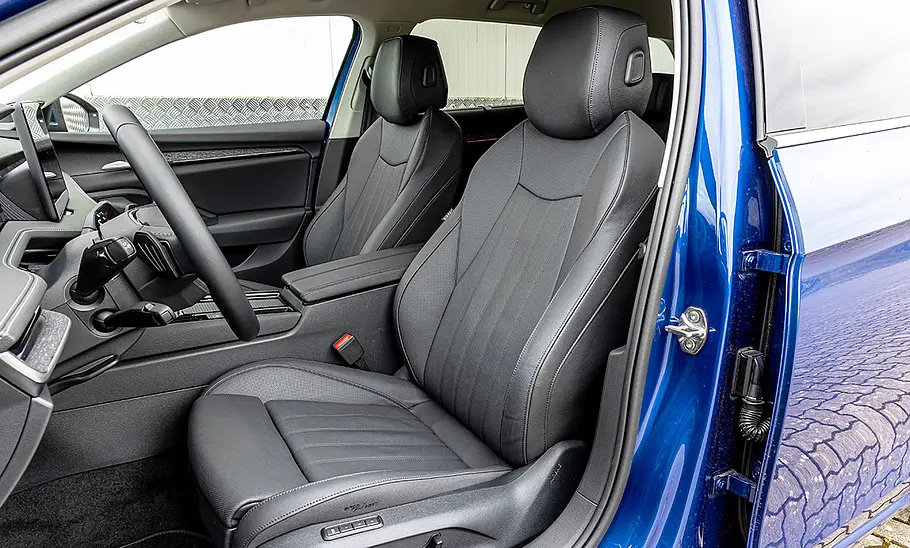 Skoda Superb Combi; vordere Sitze