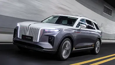 Hongqi E-HS9 (2024); fahrend, schräg vorne - Foto: Hongqi