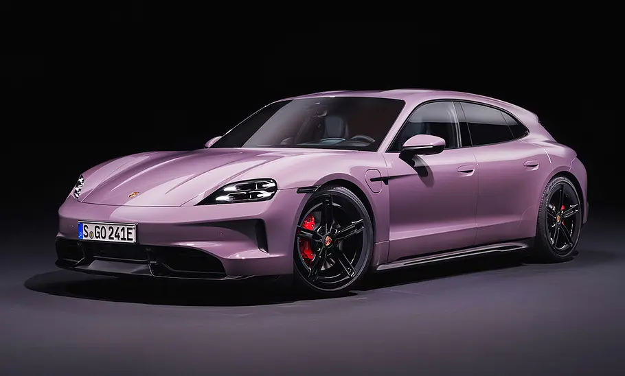 Platz 1: Porsche Taycan Turbo S Sport Turismo; statisch von vorne links