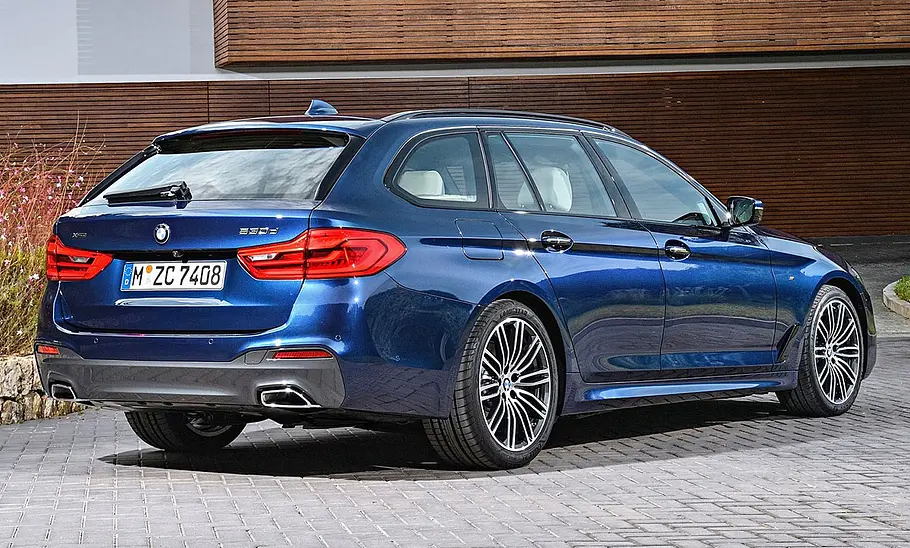 BMW 5er Touring; statisch von hinten rechts