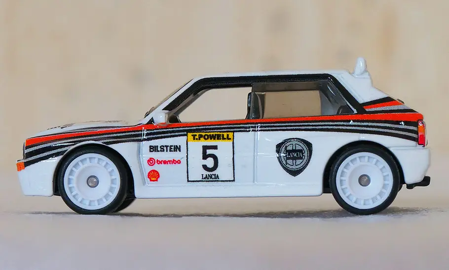 Lancia Delta Integrale von Hot Wheels Lancia Delta Integrale von Hot Wheels, seitlich