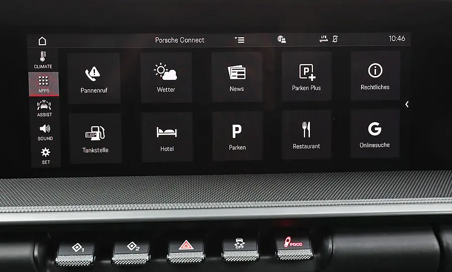 Porsche 911 Carrera S: Connectivity
