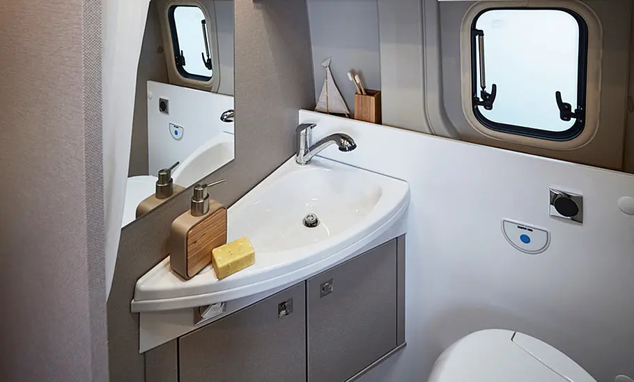 Bürstner Delfin C 621 (2022) Badezimmer