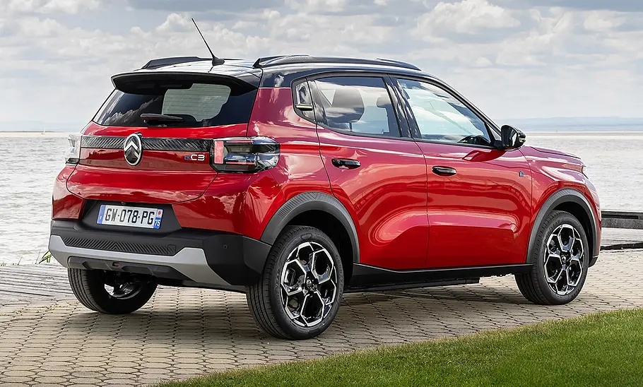 Citroën e-C3 (2024) Citroën e-C3 (2024) stehend von schräg hinten