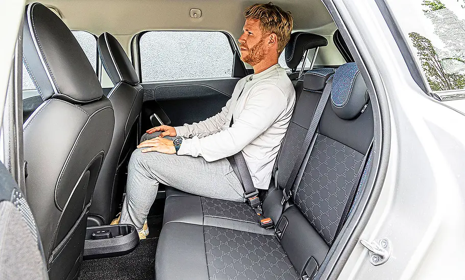 Mini Aceman Blick auf die Fondsitze im Innenraum des Mini Aceman.