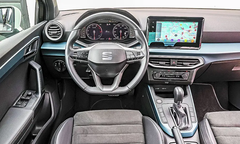 Seat Arona Blick auf die Armaturen im Innenraum des Seat Arona.