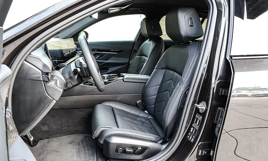 BMW 5er Touring; Interieur; Cockpit; Lenkrad; Armaturen; Sitze