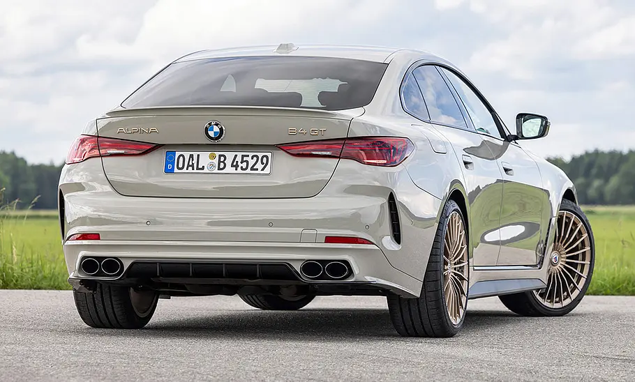 Alpina B4 GT Gran Coupé (2024); stehend, Heck