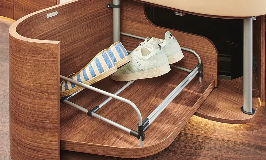 Carthago Chic E-Line I 50 LE (2025) Carthago Chic E-Line I 50 LE (2025) Innnraum Schuhschrank