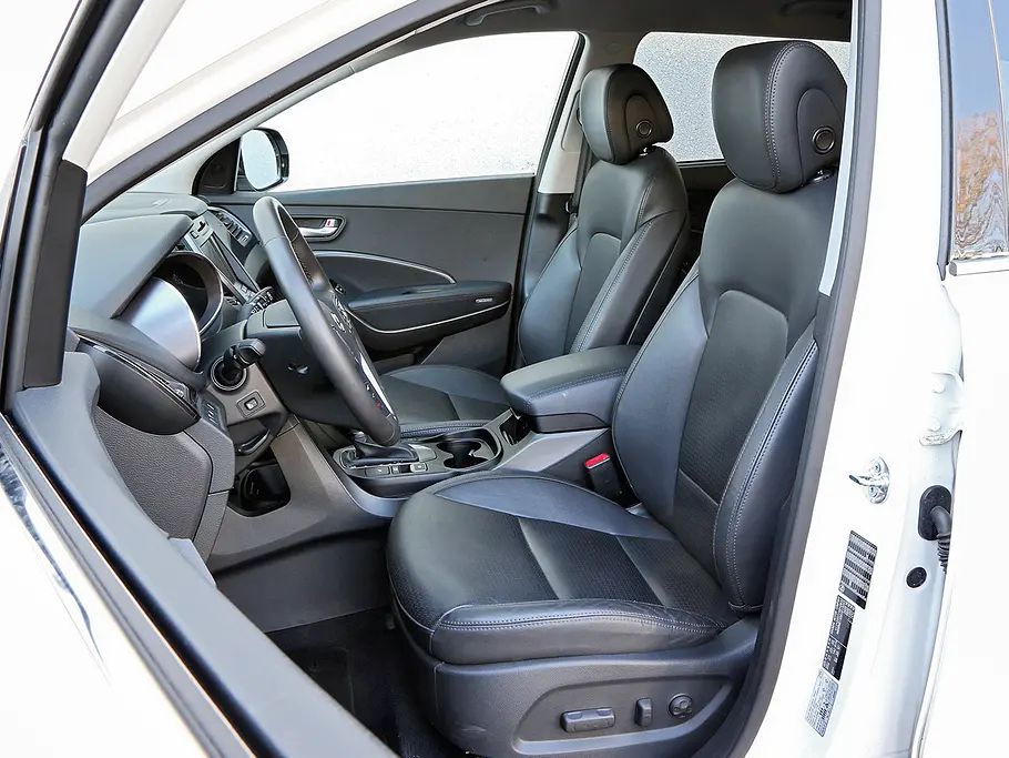 Hyundai Grand Santa Fe 2.2 CRDi 4WD SUV Diesel Vergleichstest Sitze