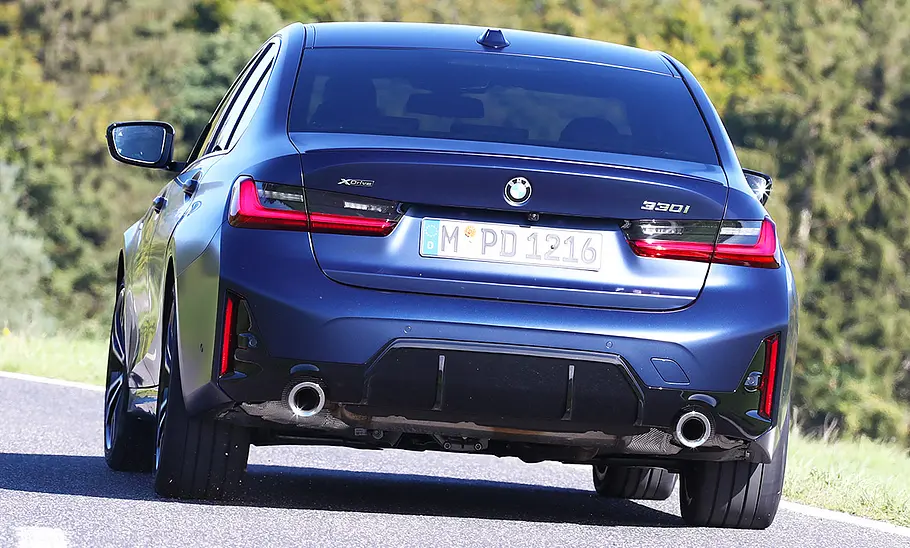 BMW 330i