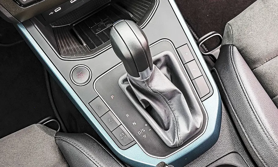 Seat Arona Blick auf die Armaturen im Innenraum des Seat Arona.