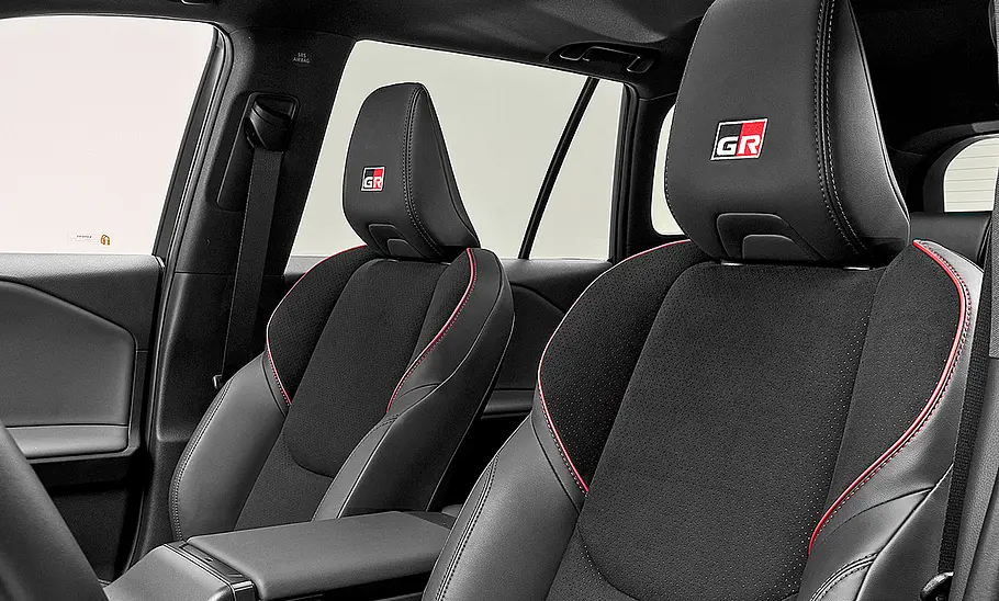 Vordersitze des Toyota RAV4 GR Sport (2026)