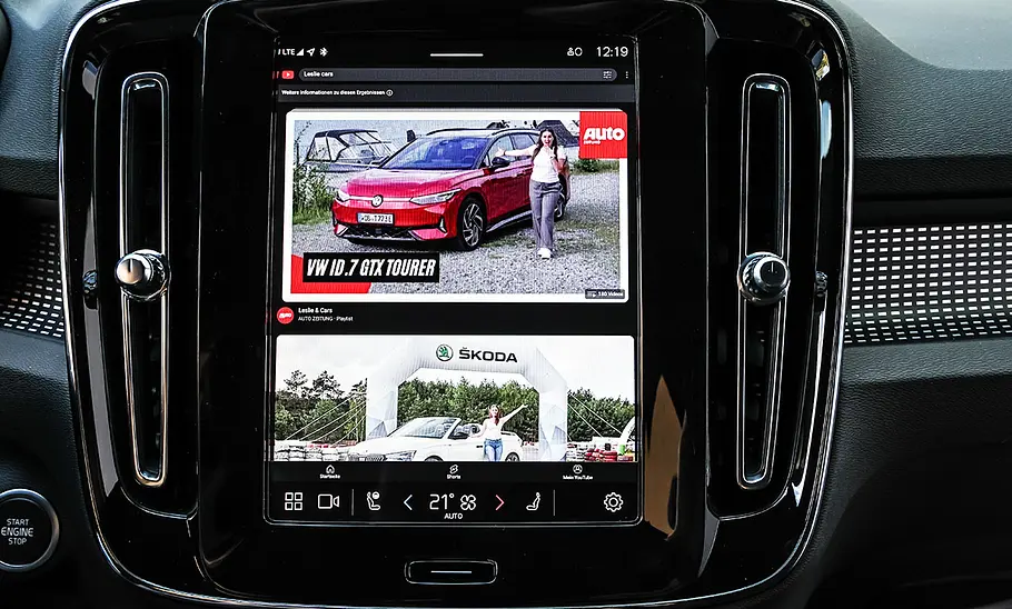 Volvo XC40; Innenansicht; Innenraum; Interieur; Cockpit; Bildschirm; Armaturen