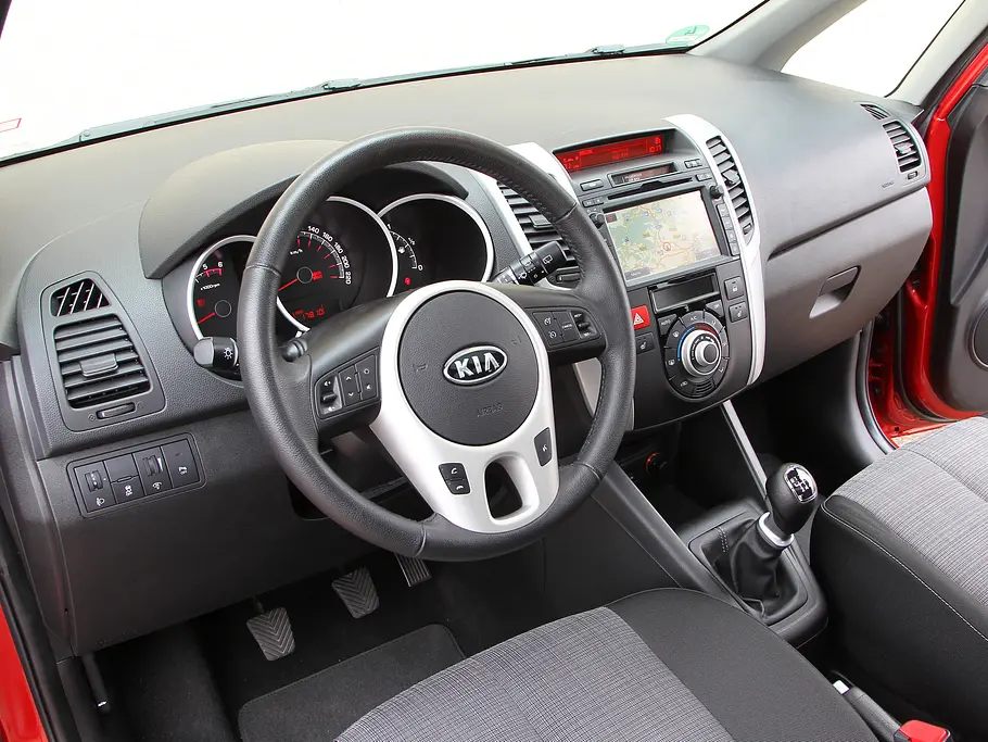 Vergleichstest Mini-Van Kia Venga 1.4 CRDi Vergleich Turbodiesel Cockpit