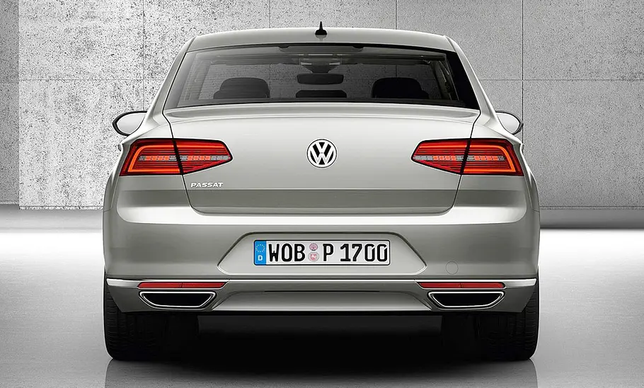 VW Passat (2014) VW Passat (2014); statisch von hinten