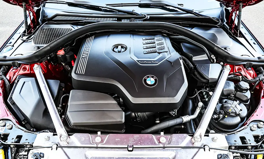 BMW 4er Cabrio; Innenraum; Innenansicht; Motorraum
