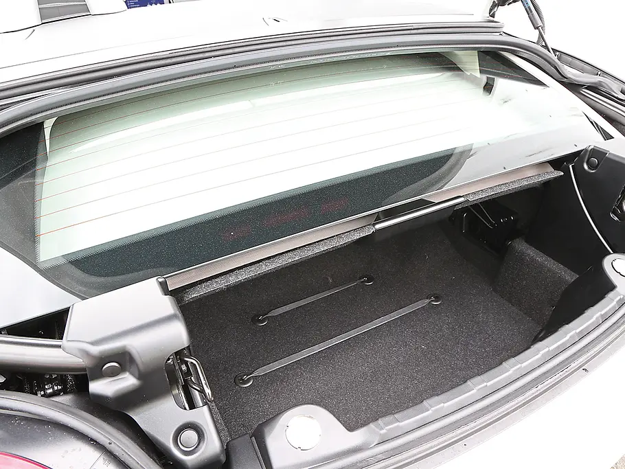 BMW Z4 sDrive28i Roadster Vergleichstest Kofferraum Hardtop