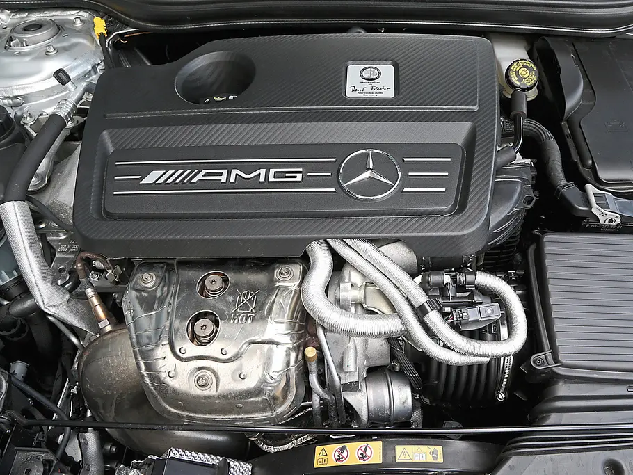 Mercedes CLA 45 AMG Shooting Brake Vergleichstest Motor