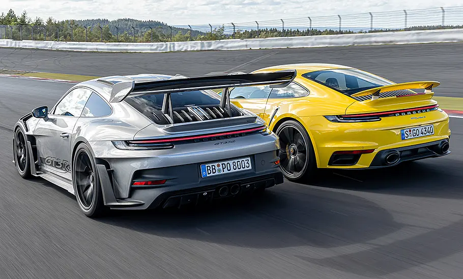Porsche 911 GT3 RS/Porsche 911 Turbo S Porsche 911 GT3 RS/Porsche 911 Turbo S