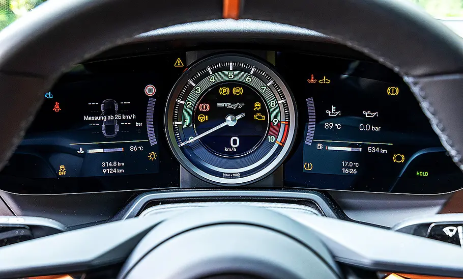 Porsche 911 S/T Porsche 911 S/T Cockpit, Detailansicht des digitalen Multiinstruments