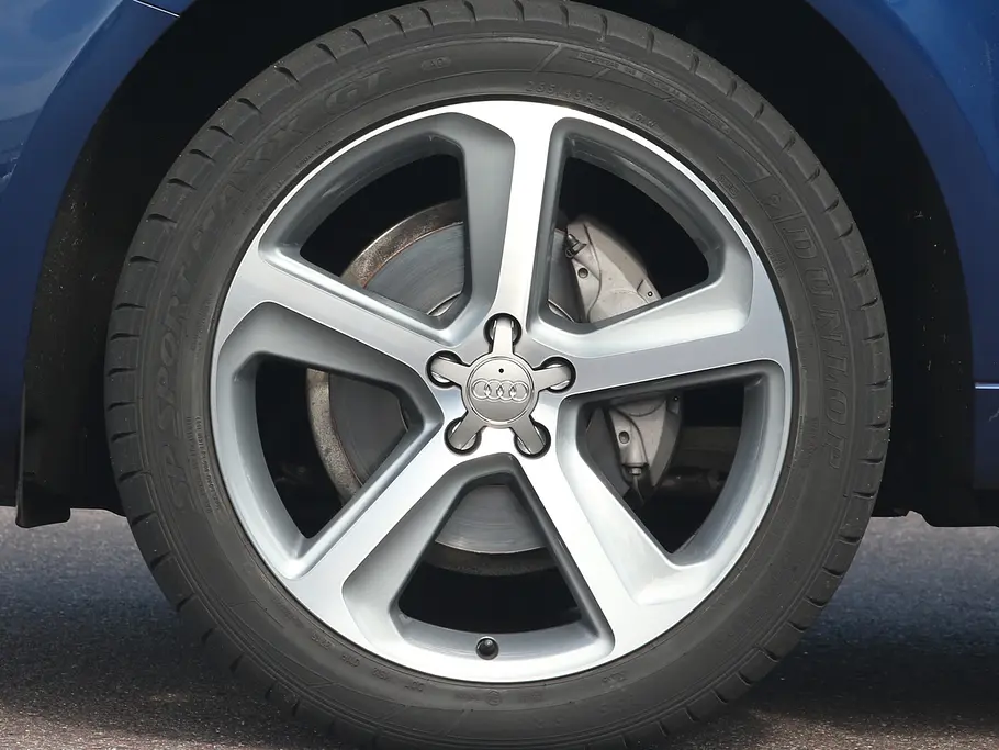 Audi Q5 2.0 TDI clean diesel quattro Audi Q5 2.0 TDI clean diesel quattro SUV Vergleichstest
