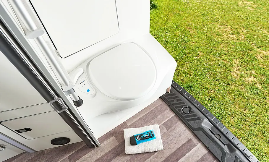Camper ohne Dusche Toilette im Ford Nugget.