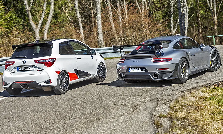 Porsche 911 GT2 RS/Toyota Yaris GRMN: Vergleich Porsche 911 GT2 RS/Toyota Yaris GRMN: Vergleich