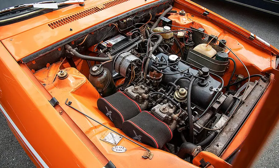 Renault 12 Gordini Blick in den Motorraum des Renault 12 Gordini.