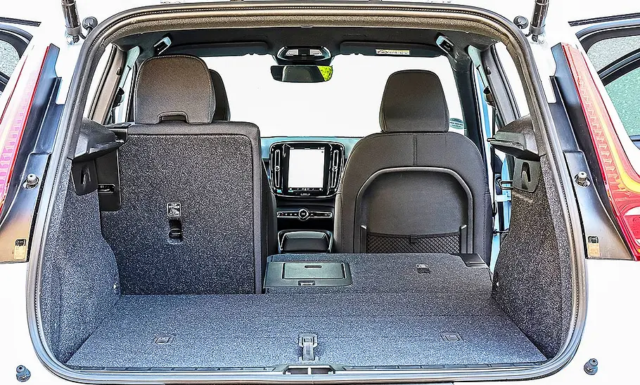 Volvo EX40 Blick in den Kofferraum des Volvo EX40.