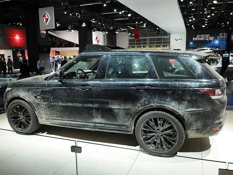 James Bond Range Rover Sport SVR