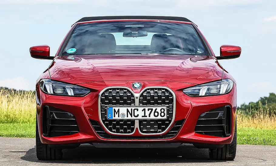 BMW 4er Cabrio; Außenansicht; stehend; Cabrio; Frontalsicht