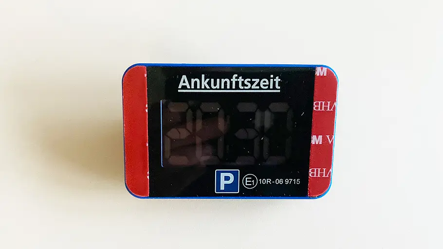 Elektronische Parkscheibe DNT ParkScreen, fotografiert von oben.